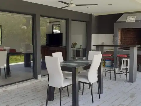 Casa en Venta con 3 cocheras