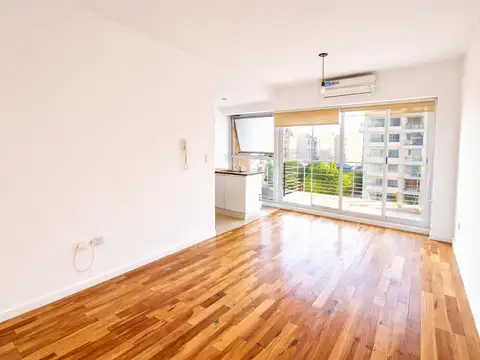 DEPTO. EN ALQUILER DE 2 AMBIENTES CON BALCÓN MUY LUMINOSO CON AMENITIES