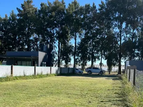 32 entre 229 y 232, Barrio San José