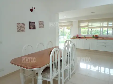 Casa en Venta con 1 cochera