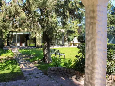 ¡Casa Quinta en Alquiler Temporario en Villa Udaondo, Ituzaingó!