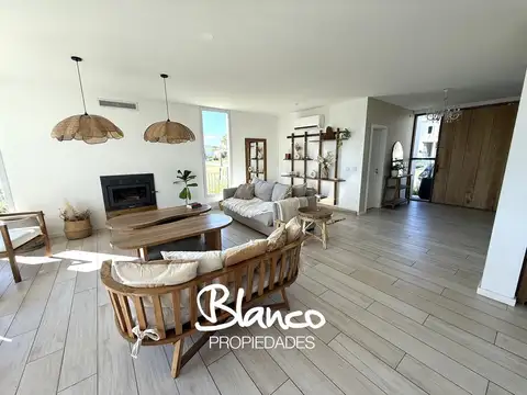 Casa en Alquiler en Puertos, USD 2.400