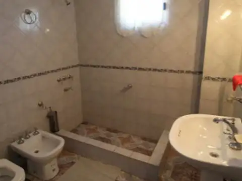 Venta de Casa 4 ambientes en Villa Luzuriaga, La Matanza