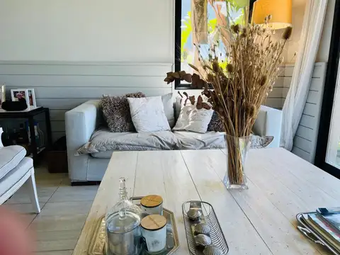 Casa en Venta con 4 cocheras