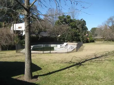 Casa en Venta con 5 cocheras