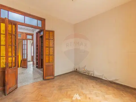 Casa en Venta con 4 cocheras