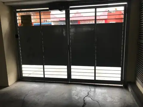 COCHERA EN MARTINEZ, EXCELENTE UBICACION