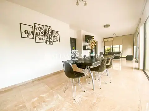 Casa en Venta de 5 dormitorios