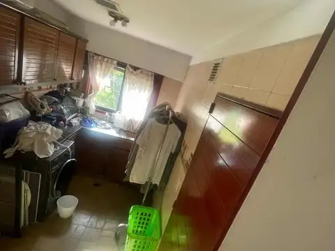 Casa 9 ambientes con 6 baños