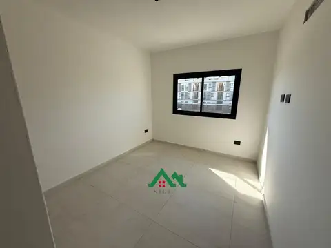 Casa moderna de 2 dormitorios en Docta con patio y seguridad