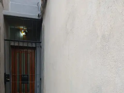 Depto Tipo Casa en Venta en Lomas De Zamora, USD 78.000