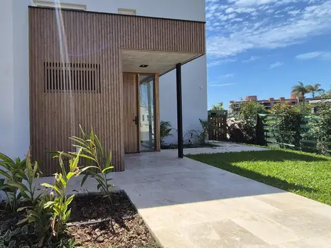 Casa en Venta en Villa Rosa, USD 450.000