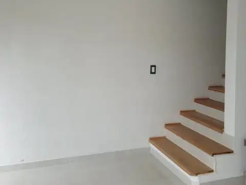 Depto Tipo Casa 4 ambientes con 1 baño