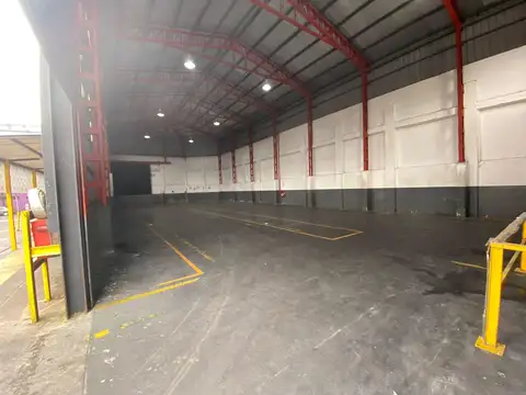 Galpon en Alquiler 100  mts Frente