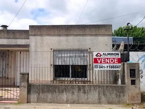 Venta | Casa | 2 Dormitorios | Capitán Bermúdez | Barrio Centro