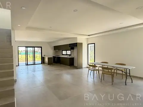 Venta Casa - Barrio Santa Elisa Pilar del Este - 5 ambientes