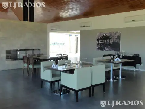 Av de los Lagos El Canton Barrio Norte Lote a la Laguna