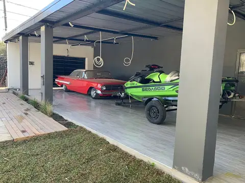 Casa 12 ambientes con 4 baños