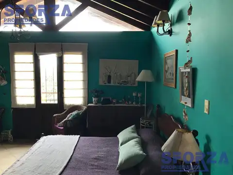 Casa en Venta con 3 cocheras