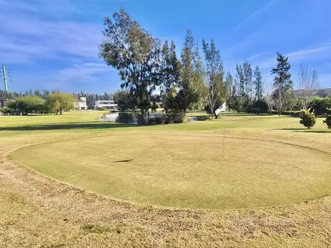 Casa 6 ambientes con 2 baños