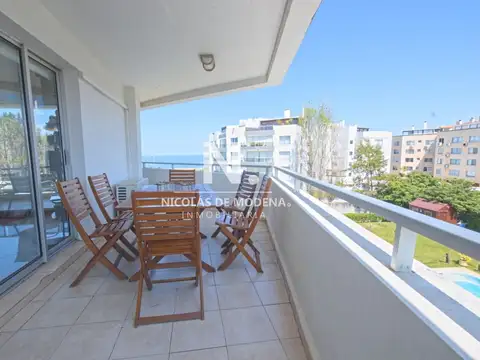 Departamento en Venta en Playa Mansa, USD 385.000