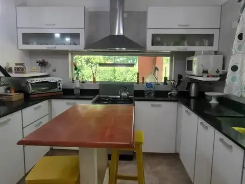 Casa en Venta con 4 cocheras