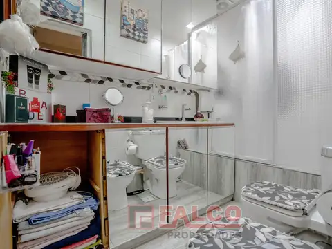 PH de 4 ambientes reciclado a nuevo con terraza y parrilla. Sin expensas