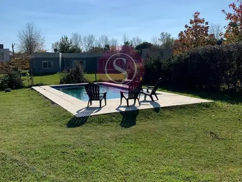 Casa 4 ambientes con 2 baños