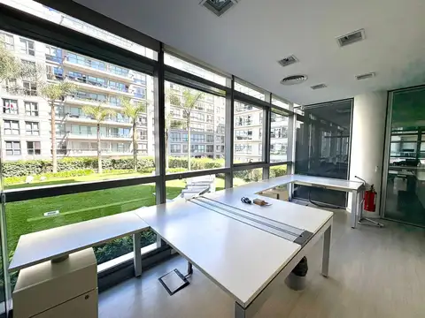 OFICINA PREMIUM EN MADERO CENTER, 4 AMBIENTES + 2 COCHERAS + BAULERA