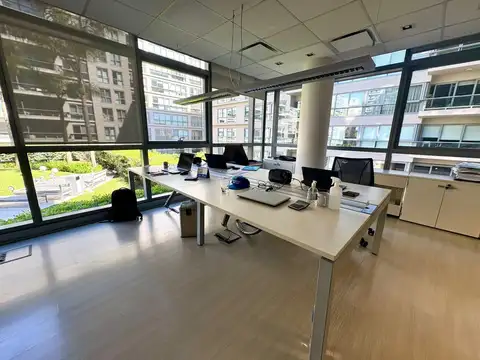 OFICINA PREMIUM EN MADERO CENTER, 4 AMBIENTES + 2 COCHERAS + BAULERA