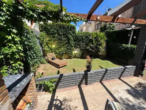 Casa tipo duplex al frente con cochera en La Florida PH