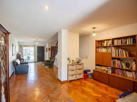 Venta Casa Dúplex 5 ambientes con pileta , Olivos