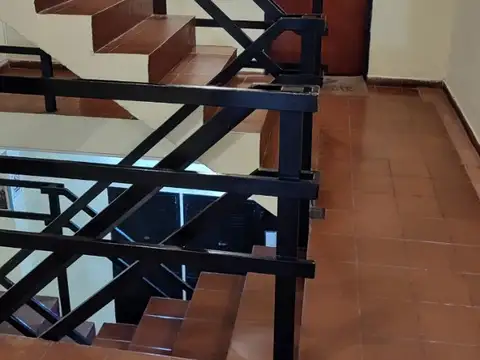 3 De Febrero 200, Piso 1