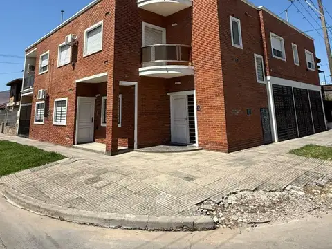 DEPARTAMENTO CON COCHERA