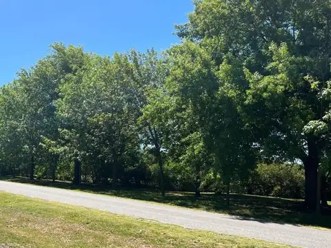 MMC. Hermoso lote en venta en Altos de Manzanares, Pilar