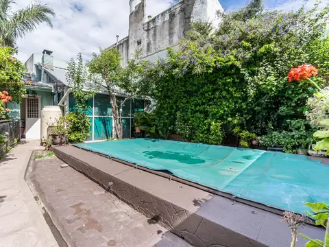 Venta casa 4 amb en Ciudadela con jardín y pileta