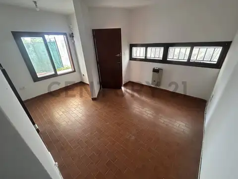 5 e/  528 Bis y 529 300, Piso 0