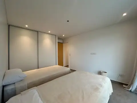 VENTA CASA AYRES PLAZA 6 AMB. 710 M2 LOTE - PILAR