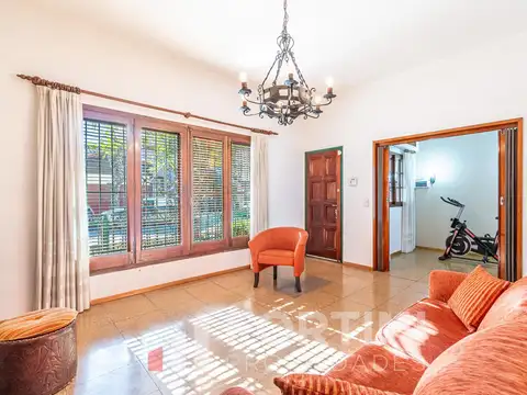 Casa 4 ambientes con 1 baño