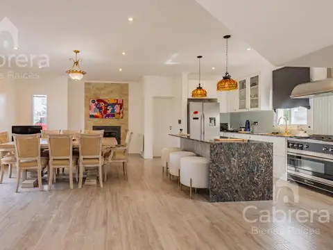 Casa 6 ambientes con 3 baños