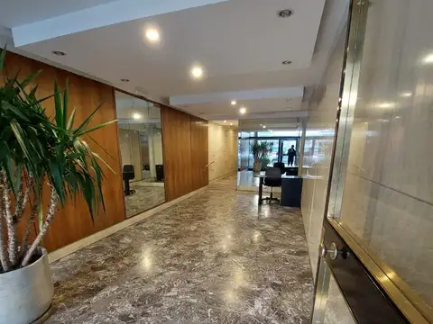 Increíble Departamento de 3 ambientes en el mejor lugar de todo Buenos Aires. Ideal para aquel que busca tranquilidad, un espacio de retiro y ademas la ausencia de luz interna genera un ambiente mas nocturno y relajante