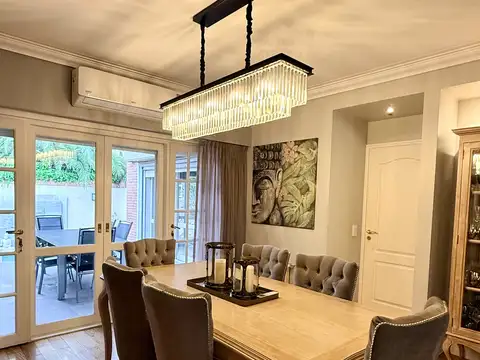 Casa en Venta con 4 cocheras