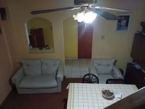 Depto Tipo Casa 4 ambientes con 2 baños