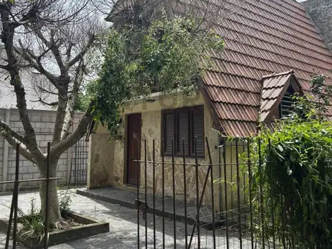 CASA EN VENTA VILLA DEL PLATA 2 DORMITORIOS sobre lote de 540 metros.