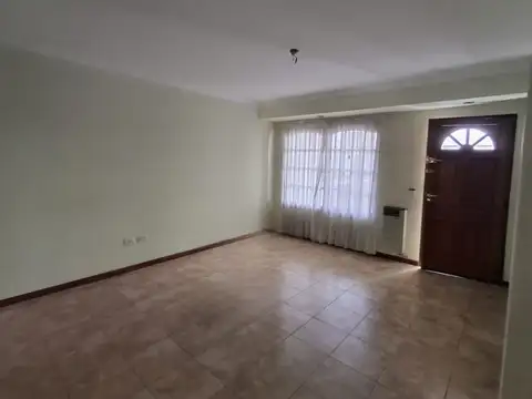 Depto Tipo Casa en Venta en Carapachay, USD 180.000