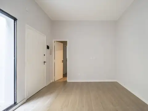 Romulo Naon 3911 , Piso 0