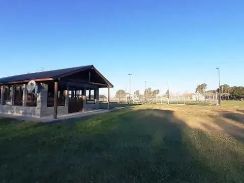 Local (canchas Fubtol 5)  Gral. Lavalle