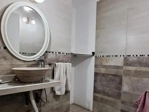 Casa en Venta con 4 cocheras