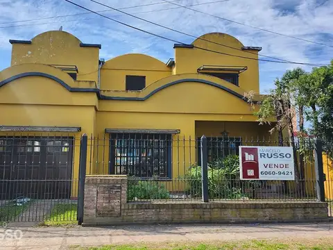 CHALET 6 AMBIENTES c/ PISCINA – PARQUE JOHNSTON