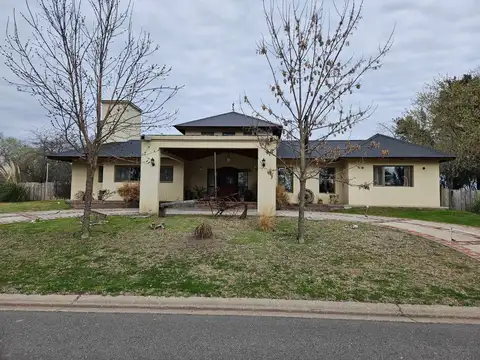 ALQUILER CASA 3 DORM PILETA  B MONET CARDALES